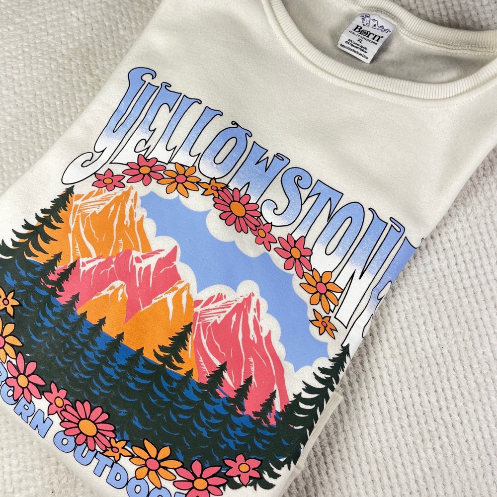 Born Outdoor Yellowstone National Park Graphic Sweatshirt Cream XL NWOT